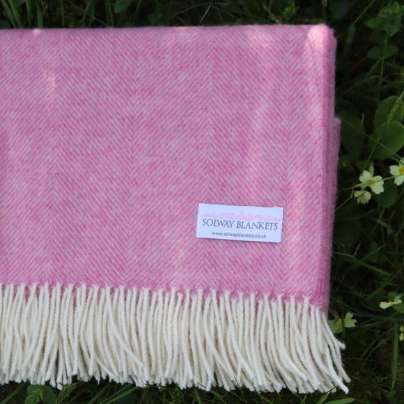 Pale Pink Herringbone Shetland Wool Blanket Throw 01